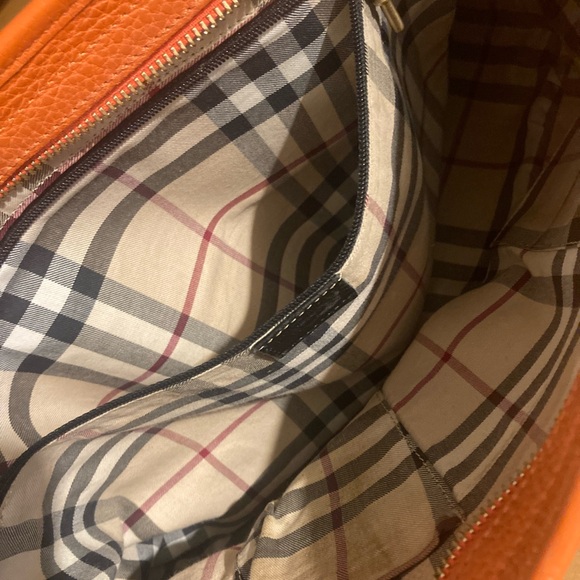 Beautiful Burberry handbag in orange pebbled leather - Picture 4 of 8